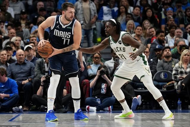 邮报：C罗因合同无法和家人一起滑雪